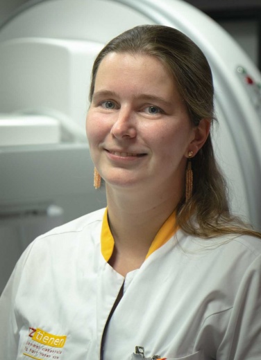 Dr. Eva Medaer