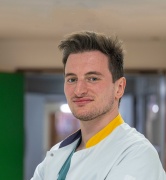 Dr. Rayyan Neil